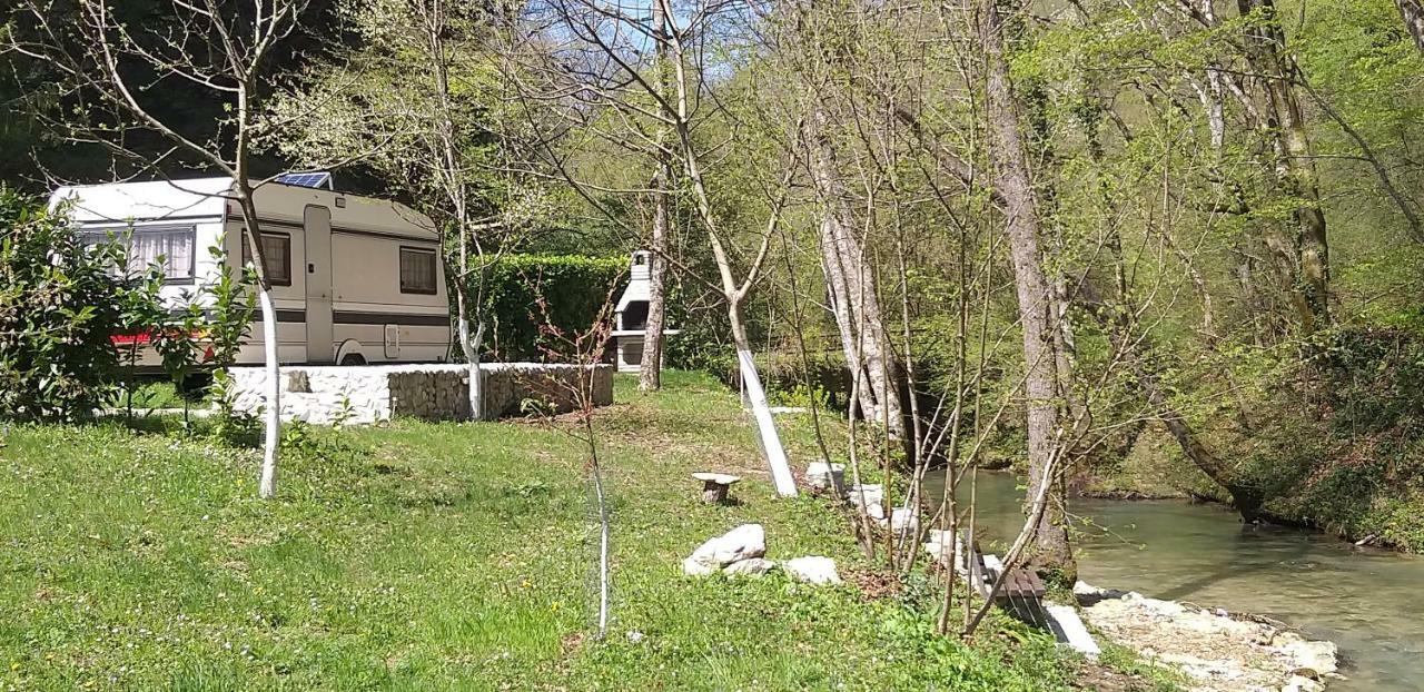 Mobile Home Slapnica U Parku Prirode Zumberak Krasic 외부 사진